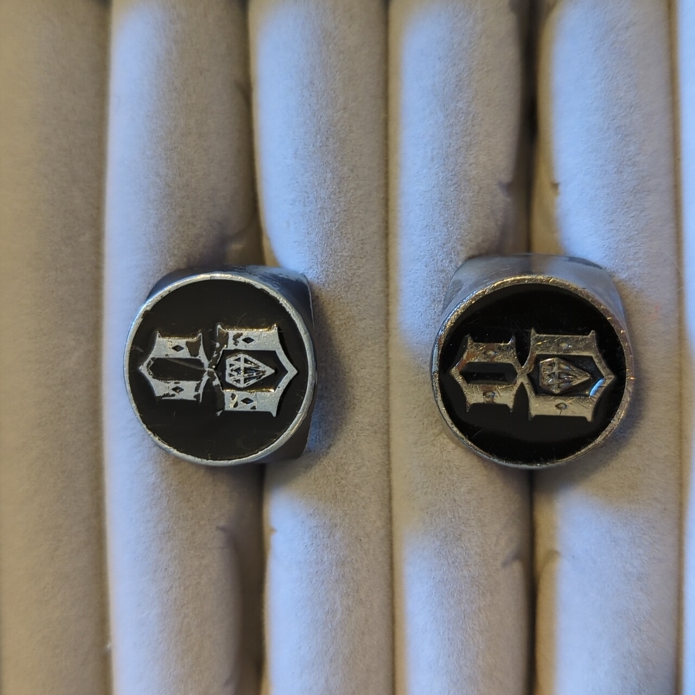 Rebel Eight rings